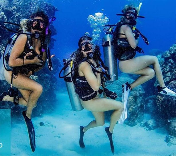 Belle recomended naked scuba dive
