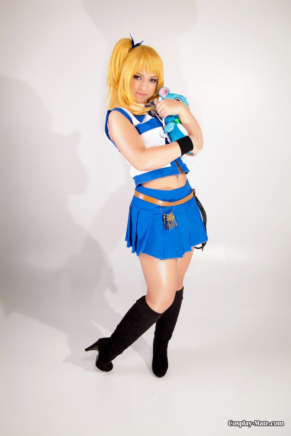 SWAT reccomend cosplay mate lucy heartfilia