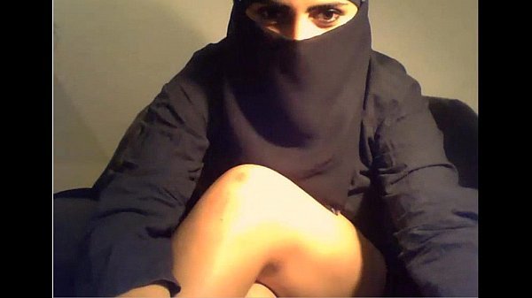 Arab hijab girl flashing