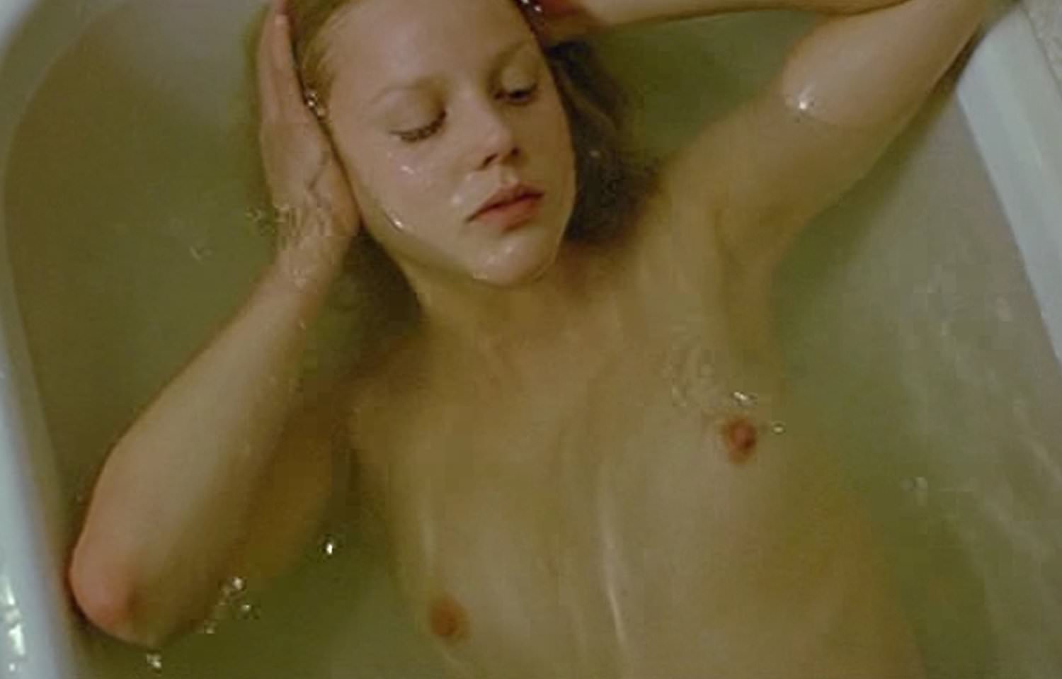 Abbie Cornish - Teen Girl, Small Boobs, Blonde, Toples & Nude - Somersault.