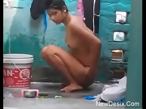 Indian girl bathing nude desi erotic