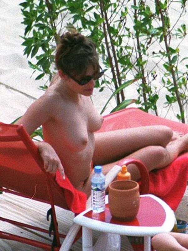 Lunar reccomend celebrity actress elizabeth hurley topless