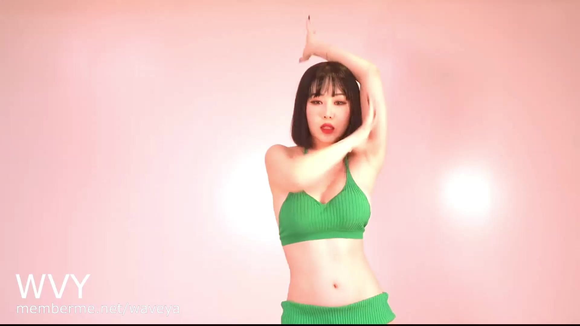 Sexy korean macarena dance