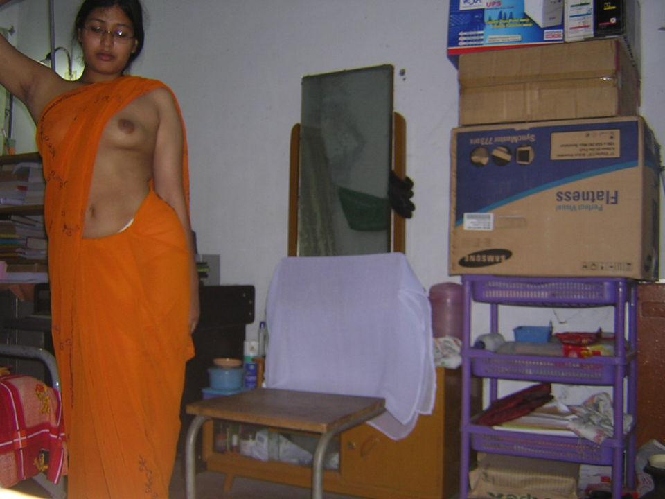 X-Ray reccomend bangladeshi boobsy naked girl