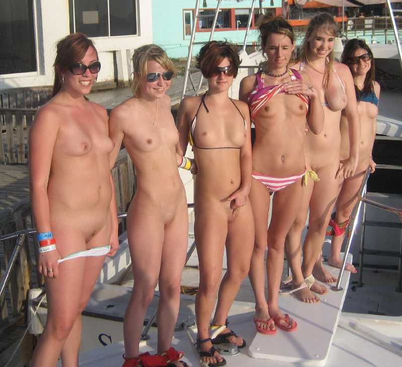 Nude Girls Groups