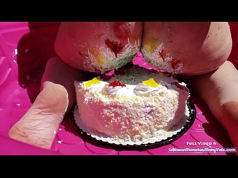 Be-Jewel reccomend cum birthday cake