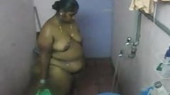 Mature indian aunty shower from